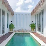 New! Queen Villa - 2Br Villa In Seminyak